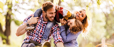 Flexcheck - Eine Familie im Wald